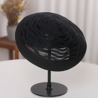 Palarie de dama tip bereta potrivita pentru primavara