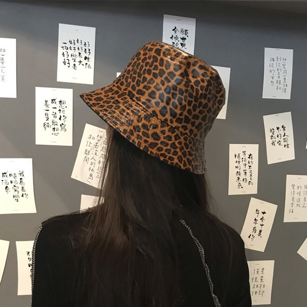 Palarie de vara dama cu imprimeu leopard tip pescuit