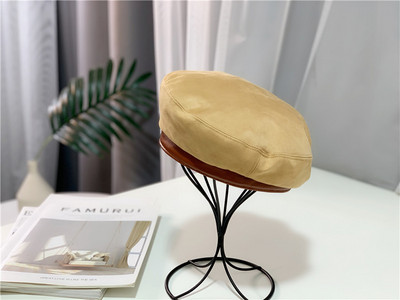 Γυναικείο καπέλο μπερέ από οικολογικό σουέτ