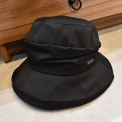 Γυναικείο καπέλο σε διάφορα χρώματα