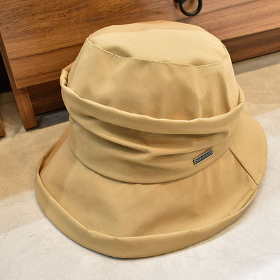 Γυναικείο καπέλο σε διάφορα χρώματα