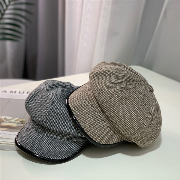 Palarie tip bereta in carouri pentru femei