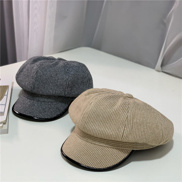 Palarie tip bereta in carouri pentru femei