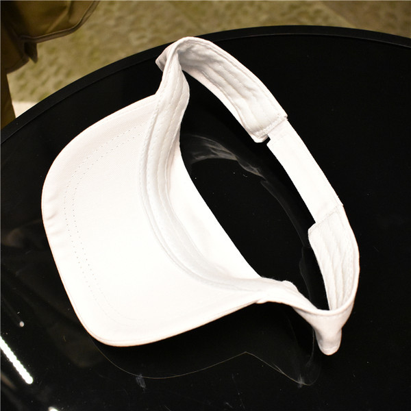 Palarie de dama reglabila cu broderie si vizor