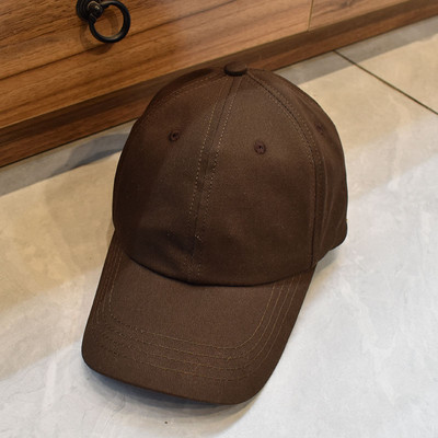 Ležerna kapa s vezom i šilterom