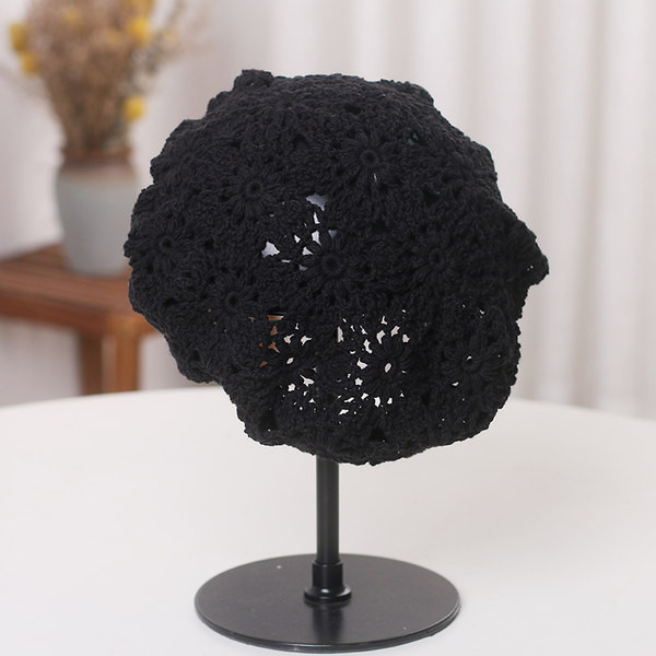 Palarie de dama tricotata in patru culori