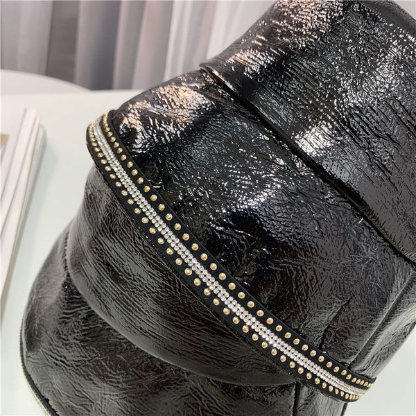 Palarie de pescuit dama cu efect si decor stralucitor