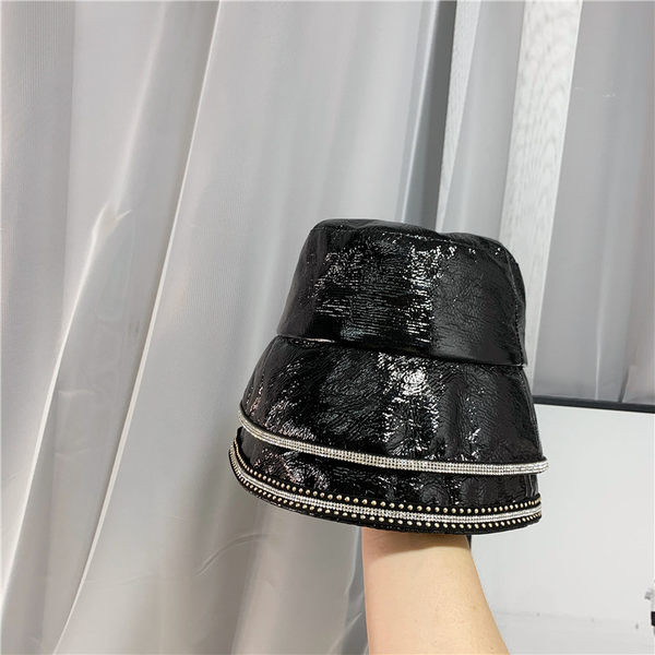 Palarie de pescuit dama cu efect si decor stralucitor