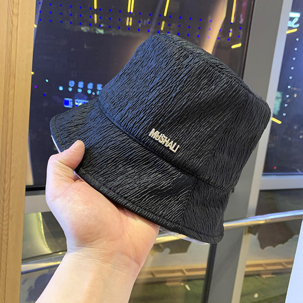 Palarie dama cu element metalic tip idiot