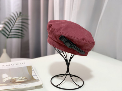 Pălărie cu beretă textilă cu închizătoare metalică