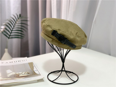 Pălărie cu beretă textilă cu închizătoare metalică