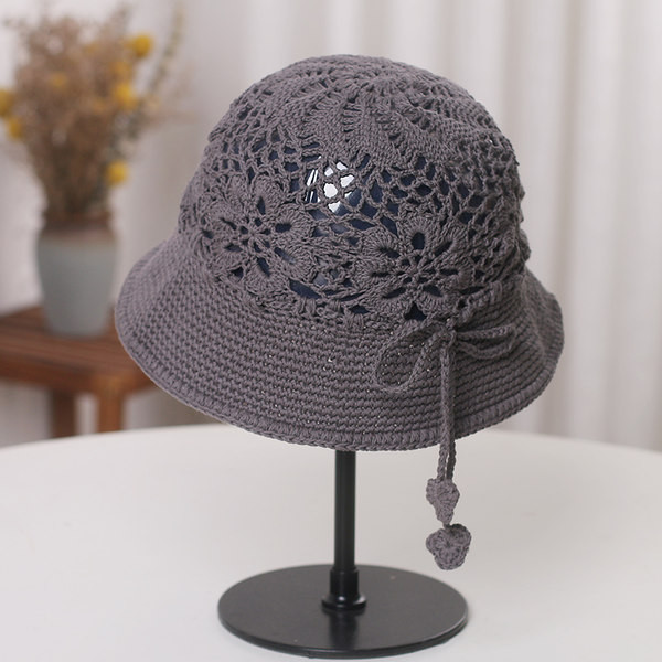 Palarie tricotata cu cravate in sase culori