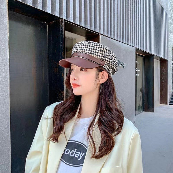 Bereta in carouri cu viziera din piele ecologica