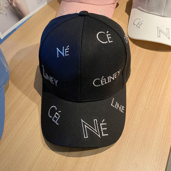 Pălărie de damă cu inscripții și vizor