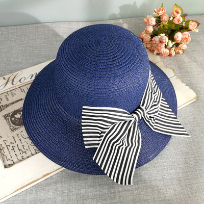 Palarie de dama cu panglica si vizor in dungi