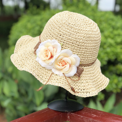Καλοκαιρινό γυναικείο καπέλο με τρισδιάστατα λουλούδια και κορδέλα