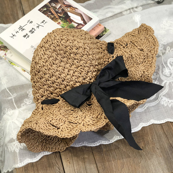 Palarie de paie de dama tricotata cu panglica in negru