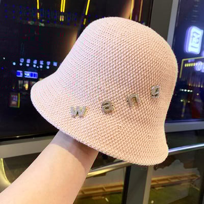 Palarie moderna de dama cu litere metalice - tip pescuit