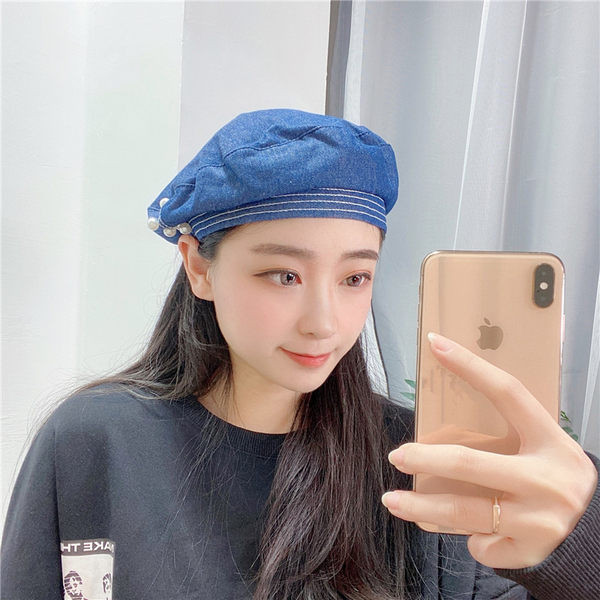 Beretă de damă cu decor de perle