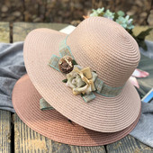 Palarie de dama de vara decorata cu flori si vizor