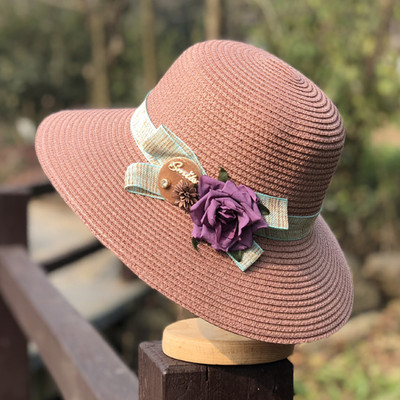 Palarie de dama de vara decorata cu flori si vizor