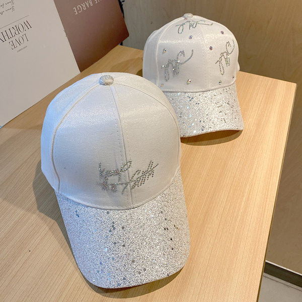 Pălărie strălucitoare de femei moderne cu pietre