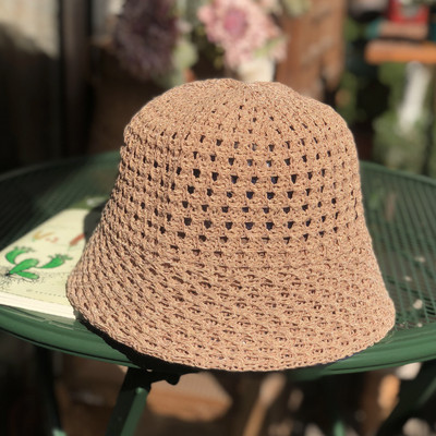 Palarie de dama tricotata potrivita pentru vara
