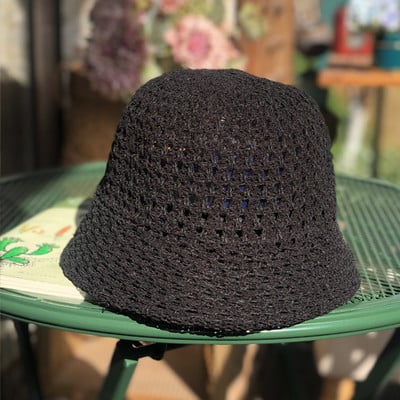 Palarie de dama tricotata potrivita pentru vara