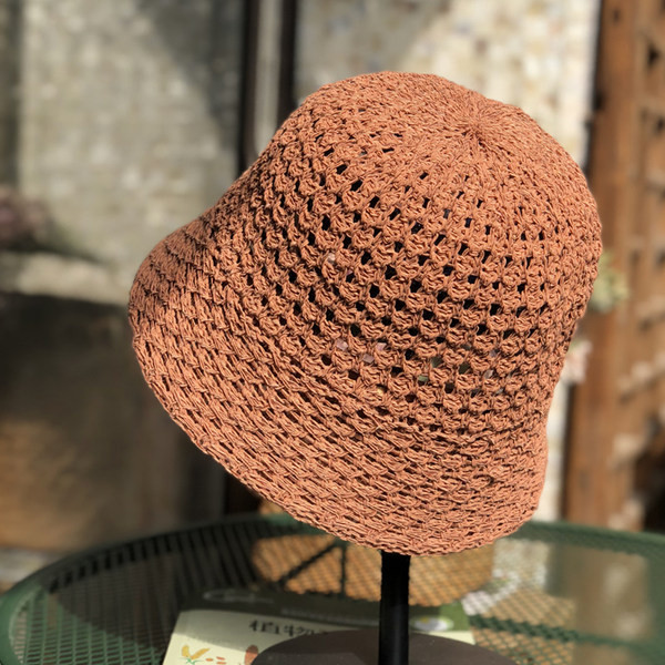 Palarie de dama tricotata potrivita pentru vara