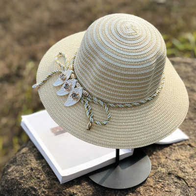 Γυναικείο καλοκαιρινό καπέλο με μεταλλικό στοιχείο