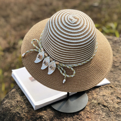 Γυναικείο καλοκαιρινό καπέλο με μεταλλικό στοιχείο
