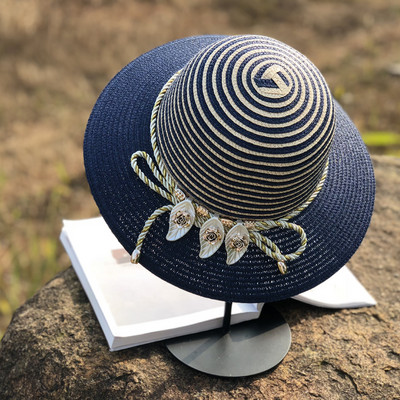 Γυναικείο καλοκαιρινό καπέλο με μεταλλικό στοιχείο