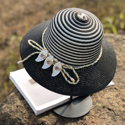 Γυναικείο καλοκαιρινό καπέλο με μεταλλικό στοιχείο