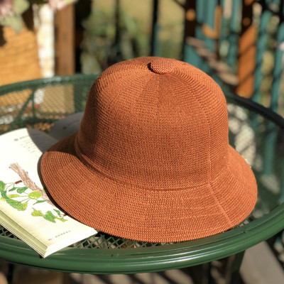 Pălărie de damă potrivită pentru vară în diferite culori