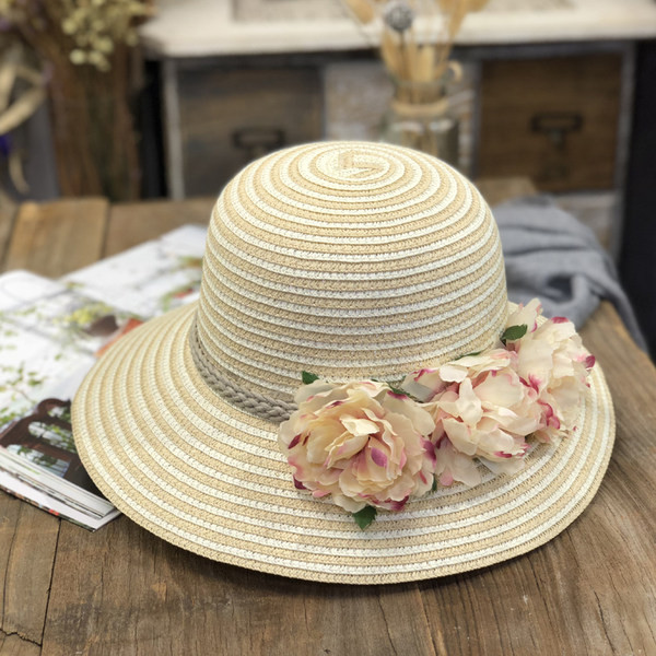Pălărie de paie pentru femei cu flori 3D