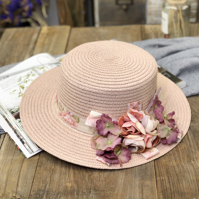 Pălărie de paie de damă cu decor floral