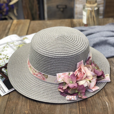 Pălărie de paie de damă cu decor floral