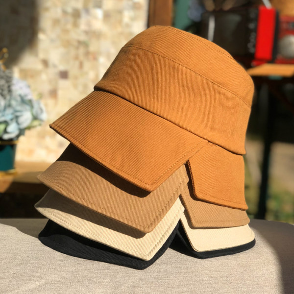 Pălărie de damă într-o singură culoare potrivită pentru vară