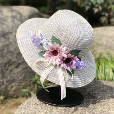 Ριγέ γυναικείο καπέλο με τρισδιάστατα λουλούδια