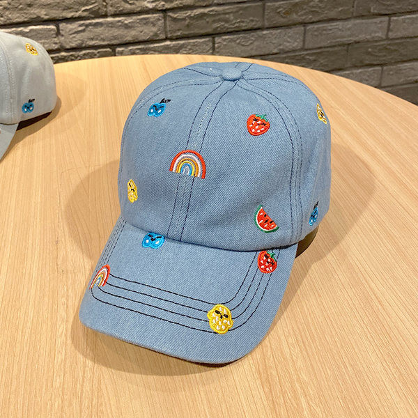 Şapcă de baseball de damă cu broderie