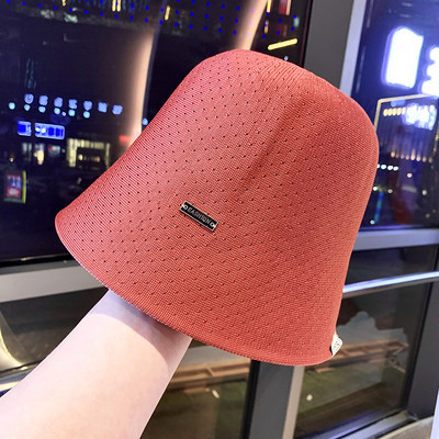 Palarie de dama model nou cu emblema si element metalic