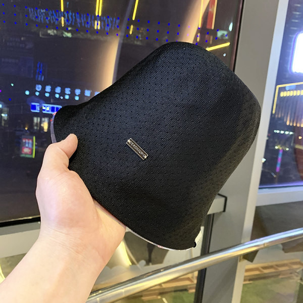 Palarie de dama model nou cu emblema si element metalic