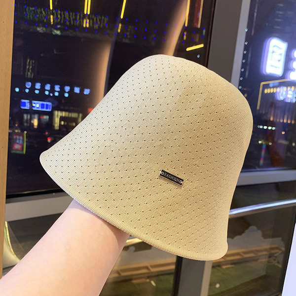 Palarie de dama model nou cu emblema si element metalic