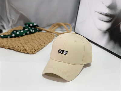 Şapcă de baseball cu inscripţie pentru femei