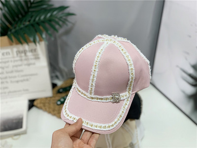 Palarie de dama cu vizor si decor metalic