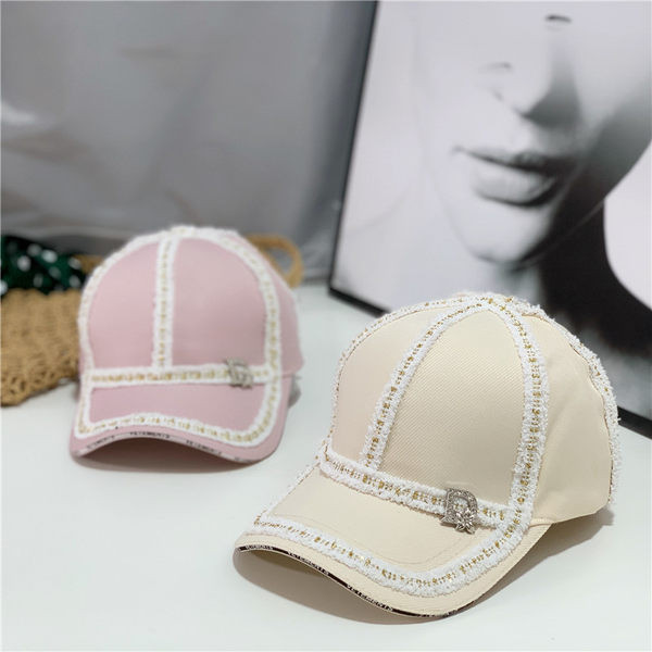 Palarie de dama cu vizor si decor metalic