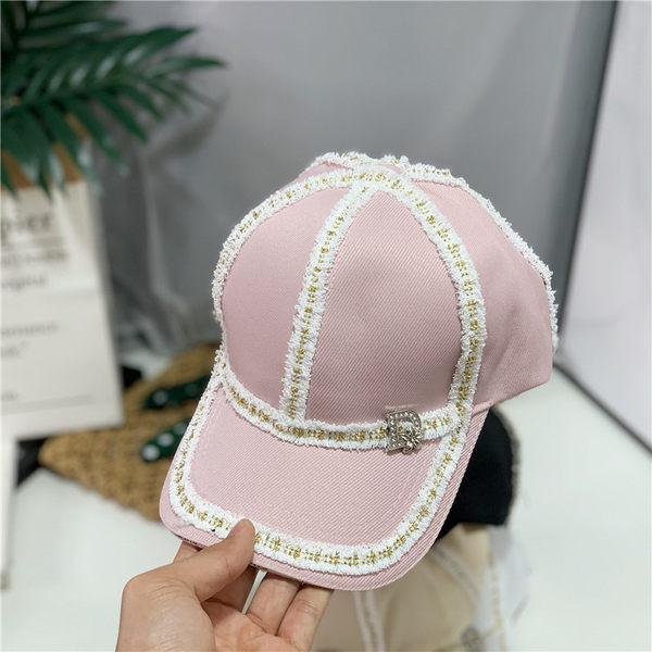 Palarie de dama cu vizor si decor metalic