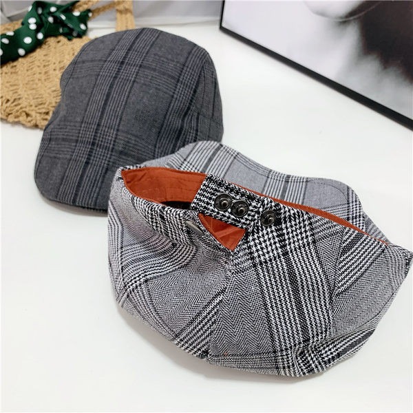 Beretă în carouri pentru femei în stil retro