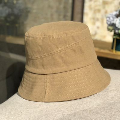 Γυναικείο καπέλο κατάλληλο για το καλοκαίρι