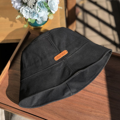 Palarie de dama cu emblema in diferite culori